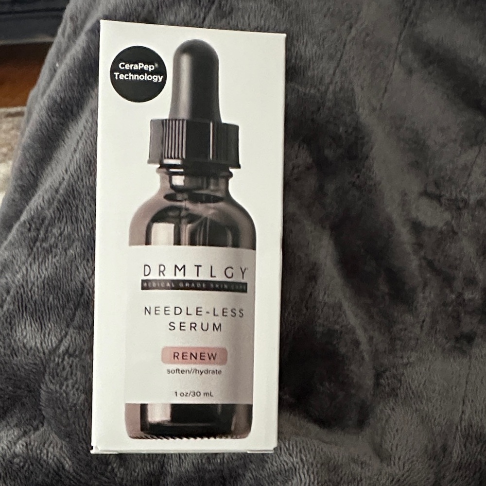 DRMTLGY Needle-Less Serum - Renew - Black and White